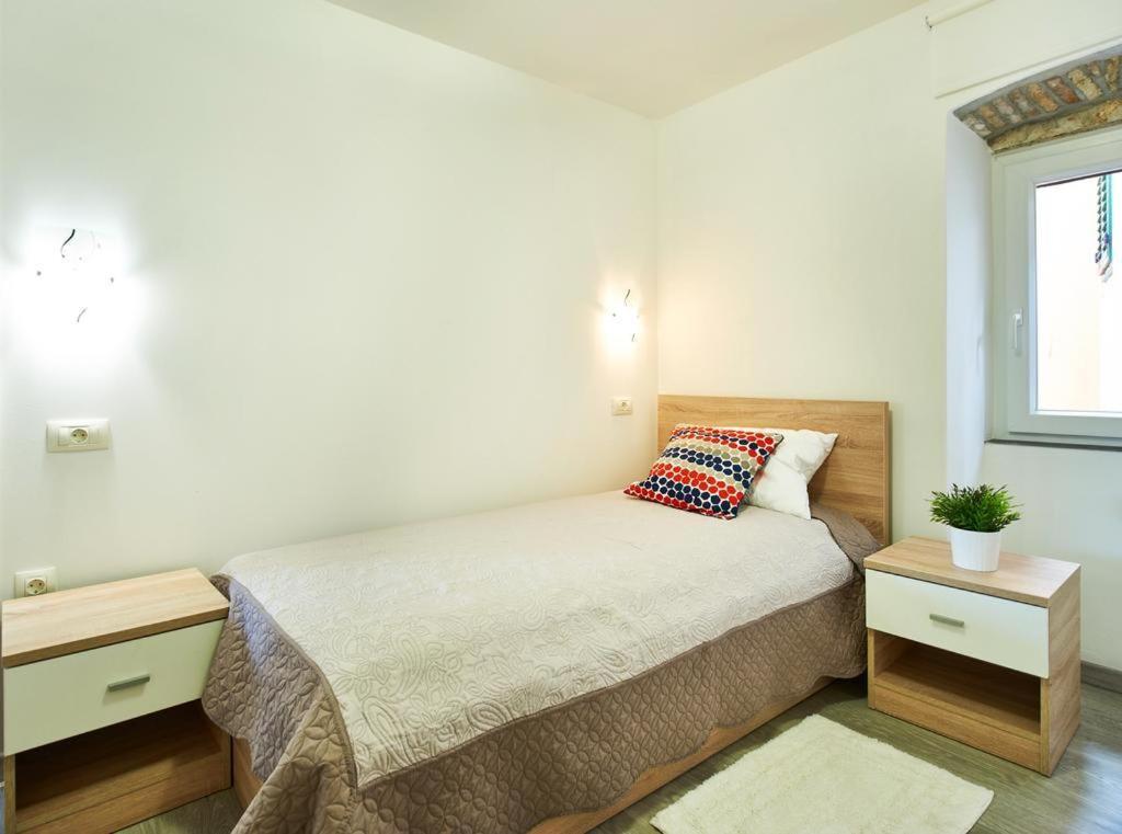 Apartment Roviv In The Old Town By Irundo *